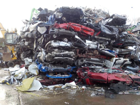 Wiederkehr Recycling Altfahrzeuge Restkarossen